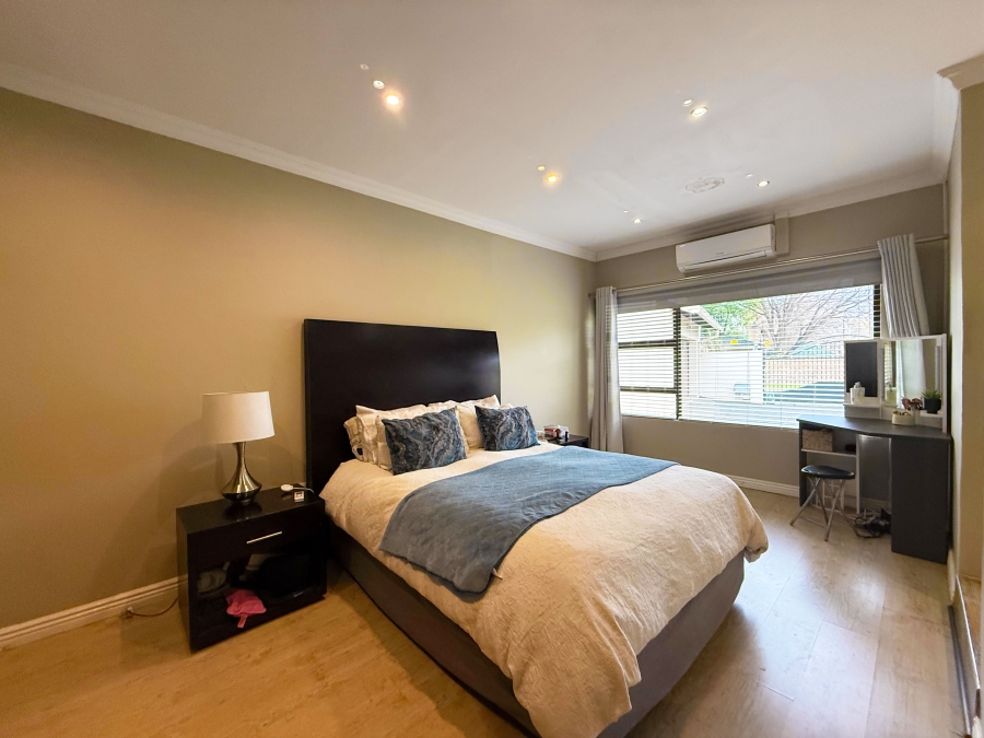 To Let 5 Bedroom Property for Rent in Van Der Hoff Park North West